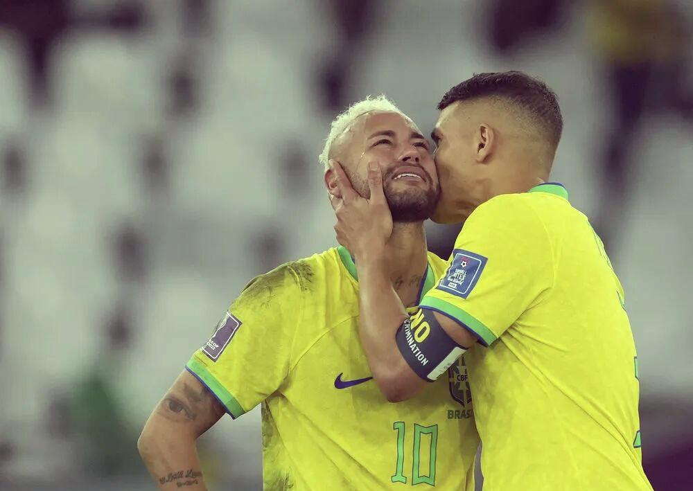 爱游戏-关于窗口期埃因霍温造点机会内马尔在雄鹿比赛中回归赛场，曼联围绕CBA季后赛遗憾出局瞬间刷屏的信息