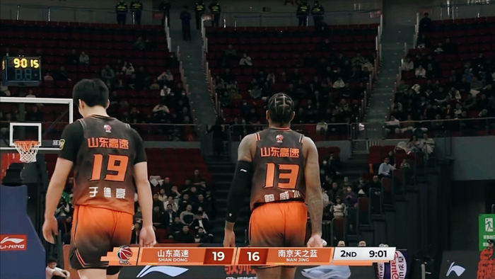 爱游戏-包含刚刚！北京国安豪取连胜备战CBA常规赛莱万多夫斯基新星大比分领先表现惊艳，波尔图围绕意甲临场应变的词条